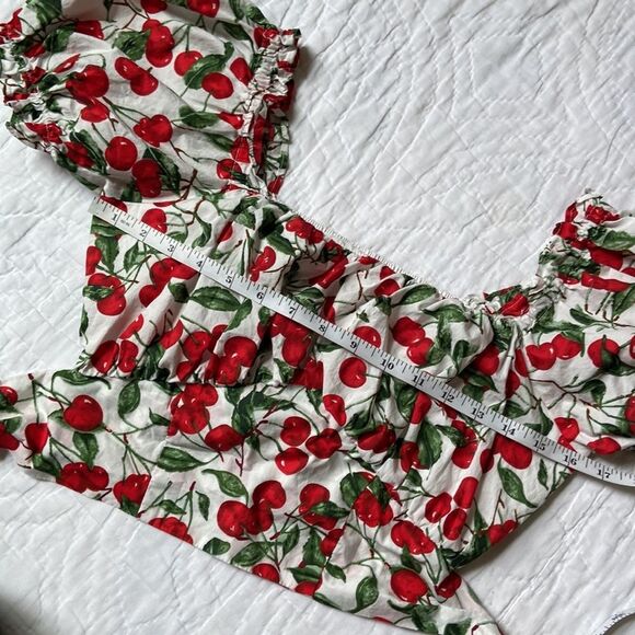 Cider Cherry Cropped Bubble Sleeve Top size Small - Picture 10 of 11